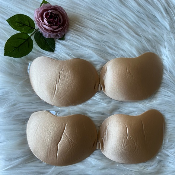 Amazon 2 Pairs Blackless Adhesive Bra- Size D - Picture 3 of 3